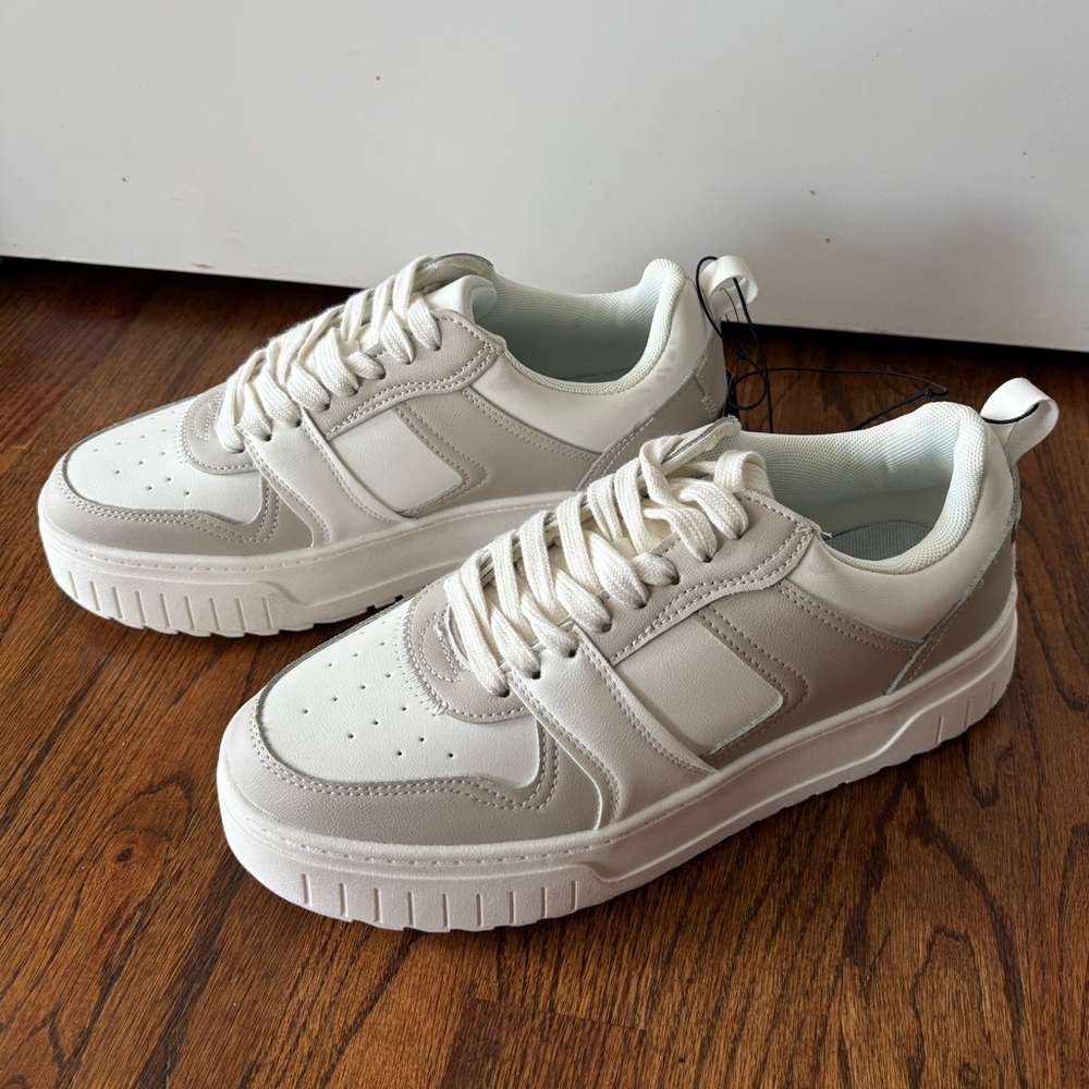 Women’s Sneakers